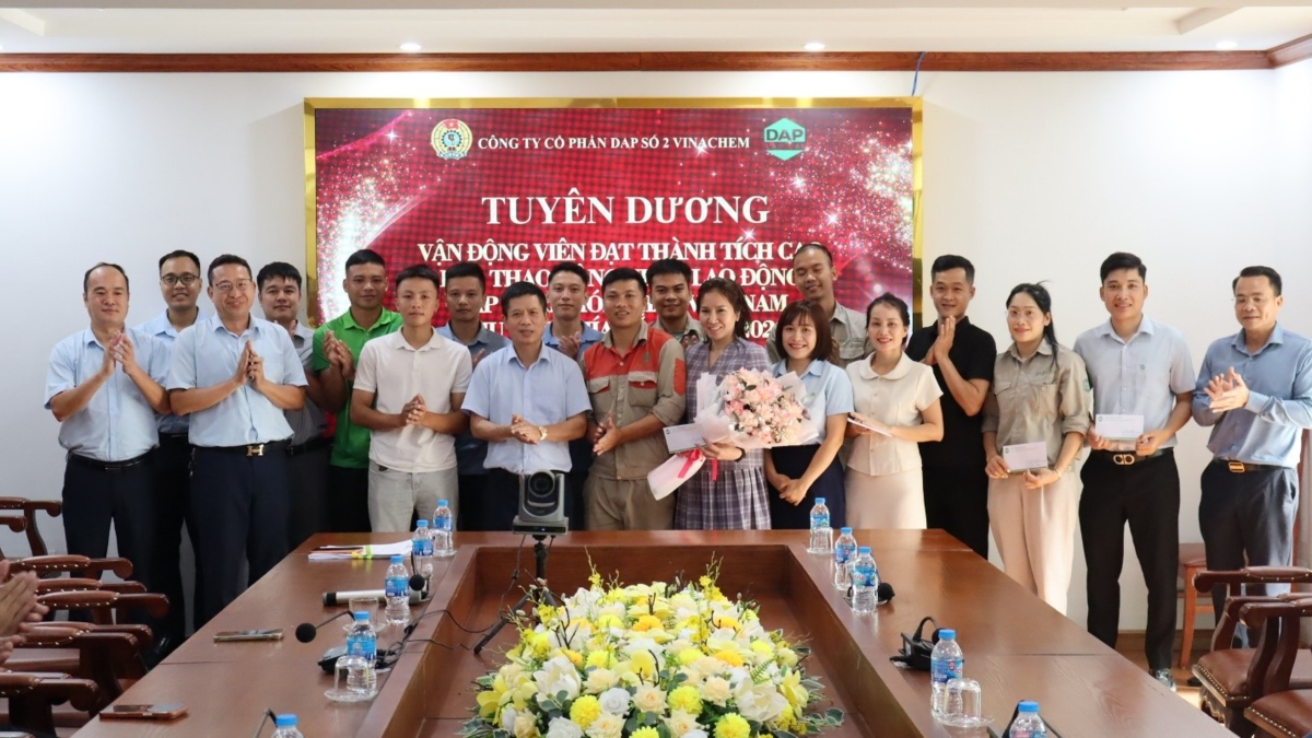 Công ty Cổ phần DAP số 2 - Vinachem tổng kết, khen thưởng đoàn vận động viên đạt thành tích xuất sắc tại Hội thao Tập đoàn
